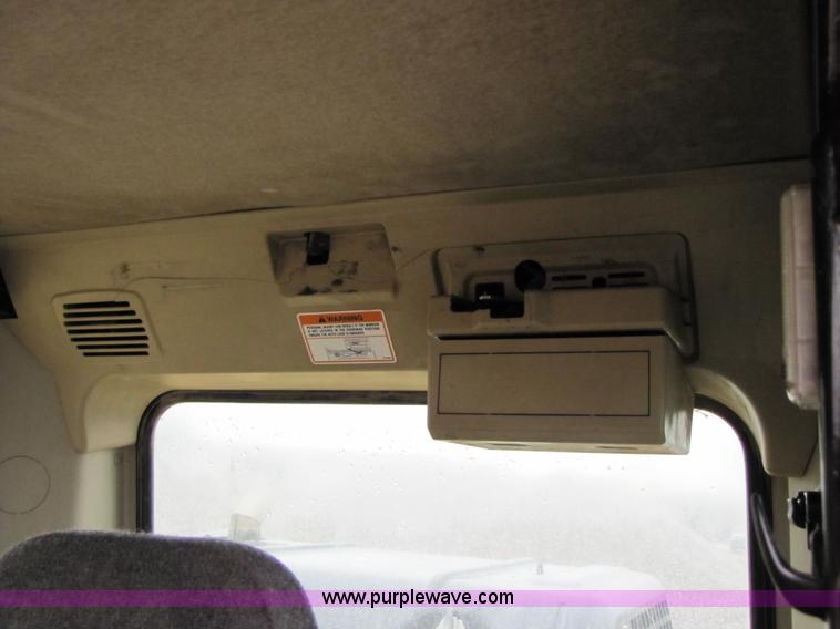 image for item B2109 2002 Caterpillar 330CL excavator