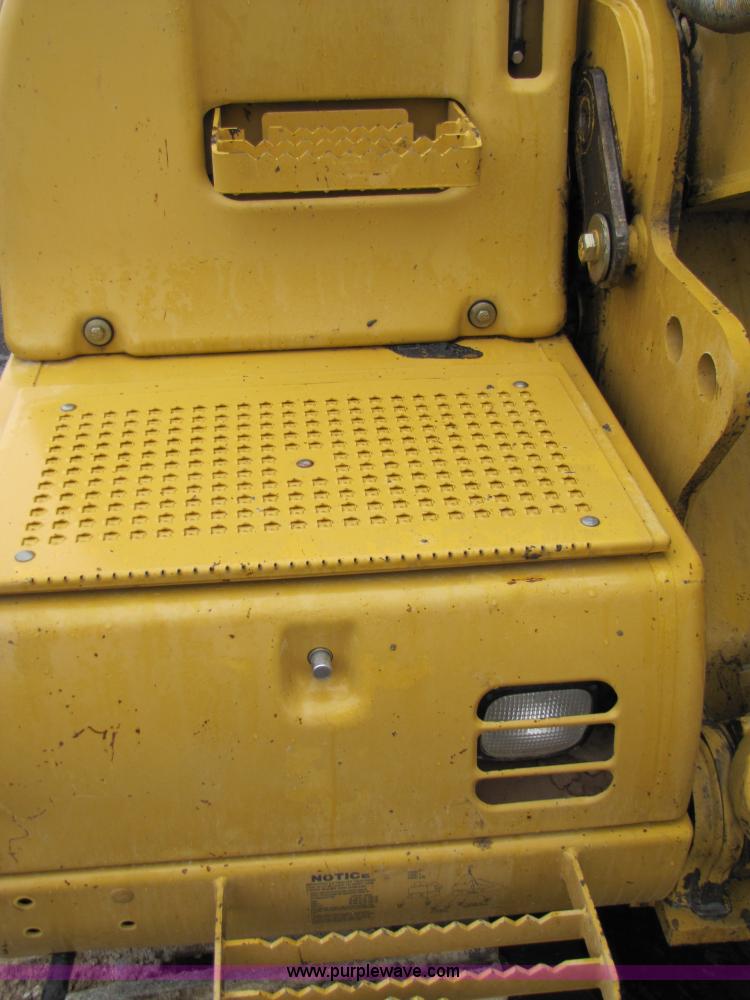 image for item B2109 2002 Caterpillar 330CL excavator