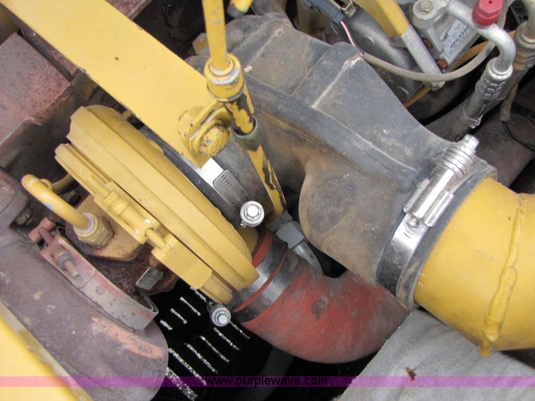 image for item B2109 2002 Caterpillar 330CL excavator