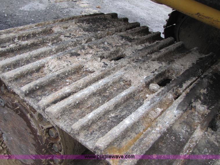 image for item B2109 2002 Caterpillar 330CL excavator