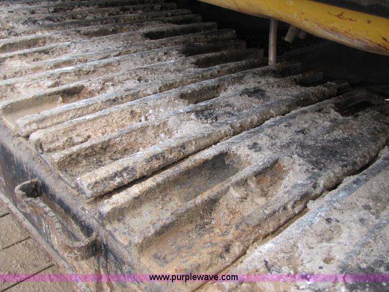 image for item B2109 2002 Caterpillar 330CL excavator