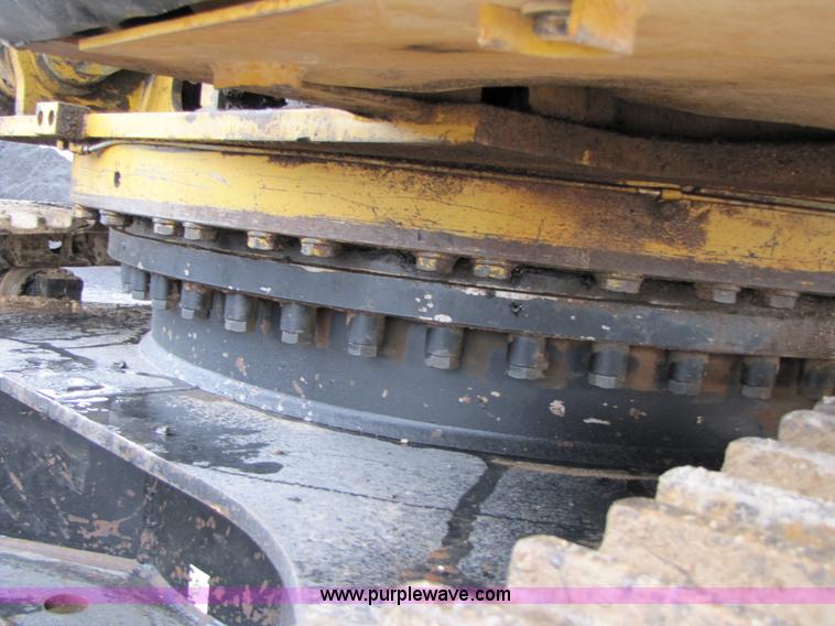 image for item B2109 2002 Caterpillar 330CL excavator