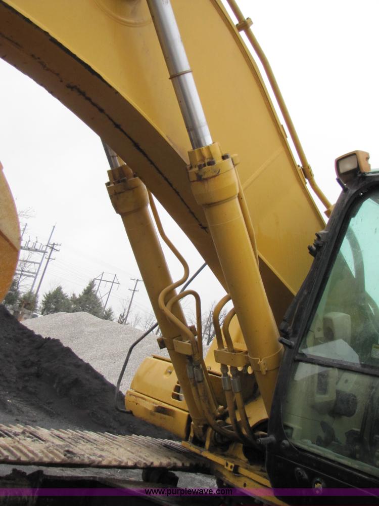 image for item B2109 2002 Caterpillar 330CL excavator