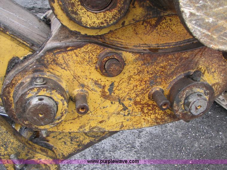 image for item B2109 2002 Caterpillar 330CL excavator