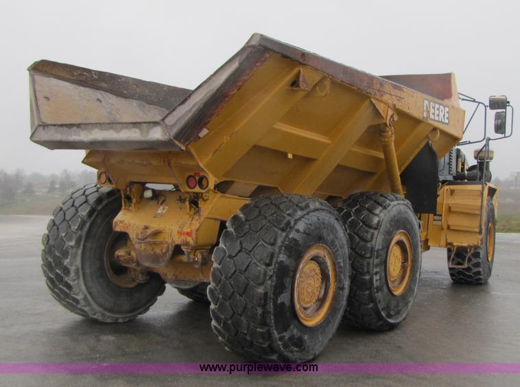 image for item B2110 2000 John Deere 350C 6x6 articulating dump truck