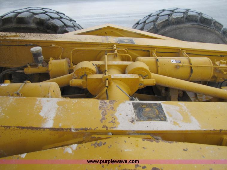 image for item B2110 2000 John Deere 350C 6x6 articulating dump truck