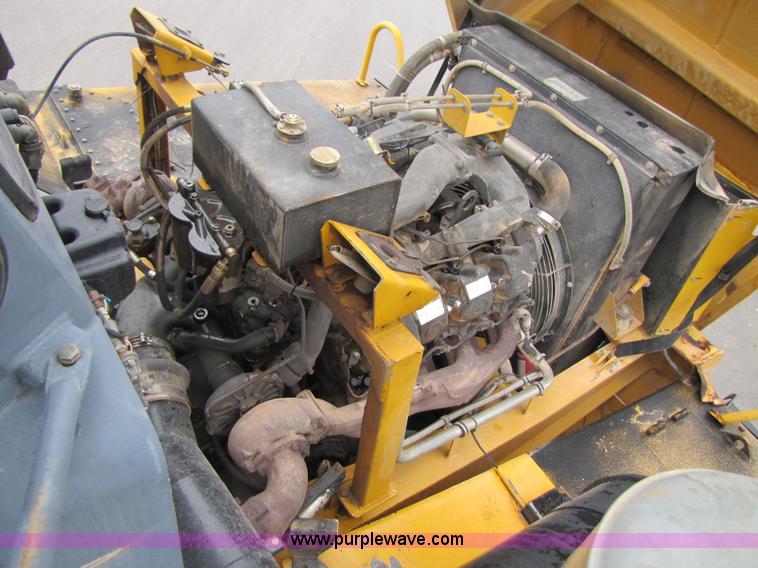 image for item B2110 2000 John Deere 350C 6x6 articulating dump truck