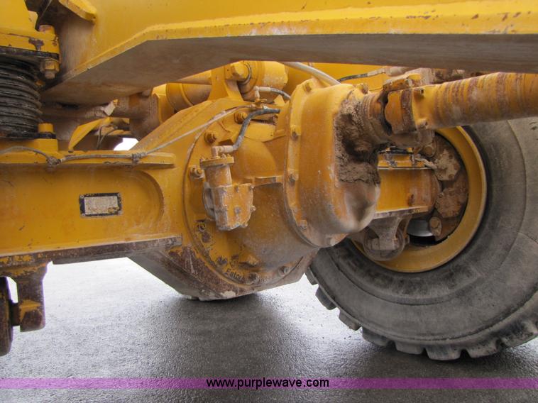 image for item B2110 2000 John Deere 350C 6x6 articulating dump truck