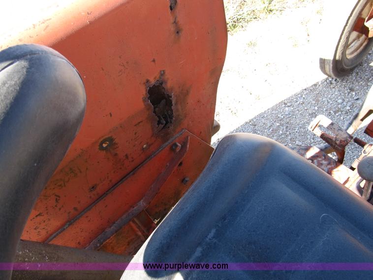 image for item B2111 Allis Chalmers 160 tractor