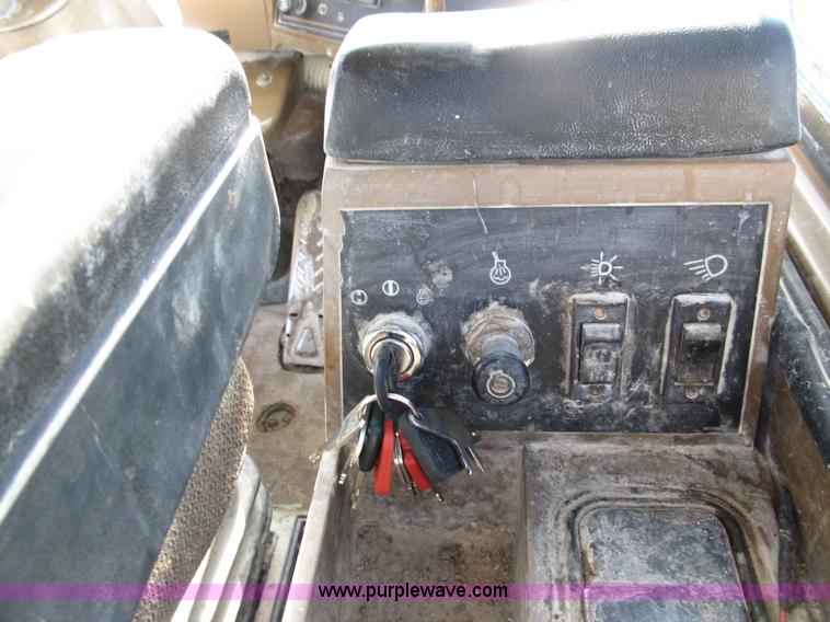 image for item B2112 1993 Caterpillar 980F wheel loader