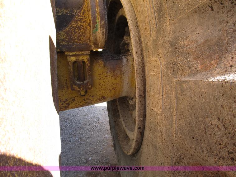 image for item B2113 1992 Caterpillar 980F wheel loader