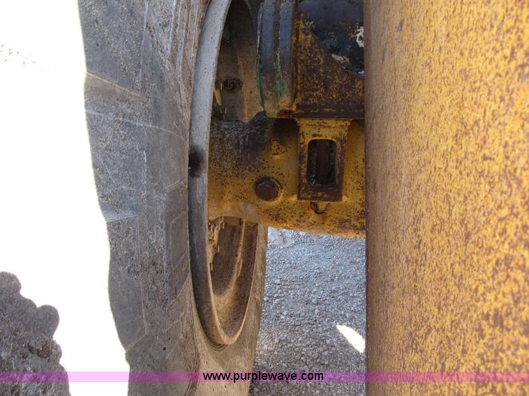 image for item B2113 1992 Caterpillar 980F wheel loader