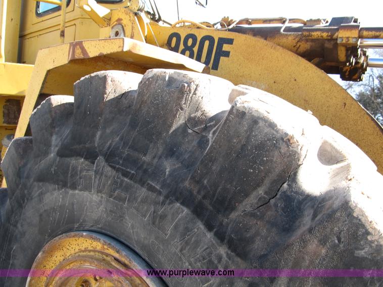 image for item B2113 1992 Caterpillar 980F wheel loader