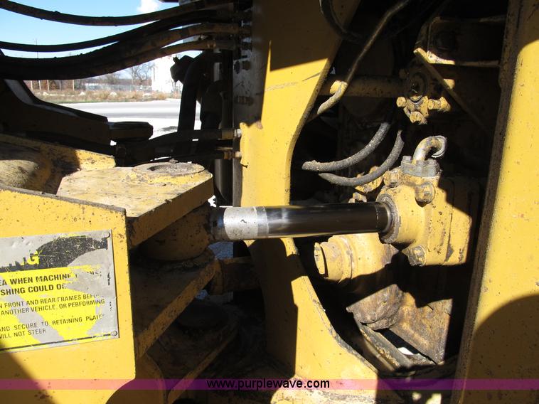 image for item B2113 1992 Caterpillar 980F wheel loader