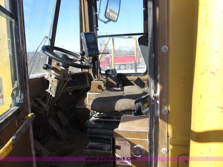 image for item B2113 1992 Caterpillar 980F wheel loader