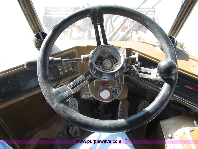 image for item B2113 1992 Caterpillar 980F wheel loader