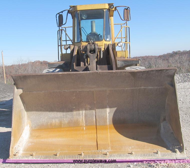 image for item B2116 1985 Caterpillar 966D wheel loader