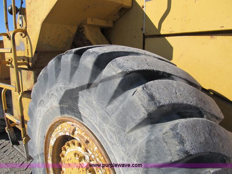 image for item B2116 1985 Caterpillar 966D wheel loader