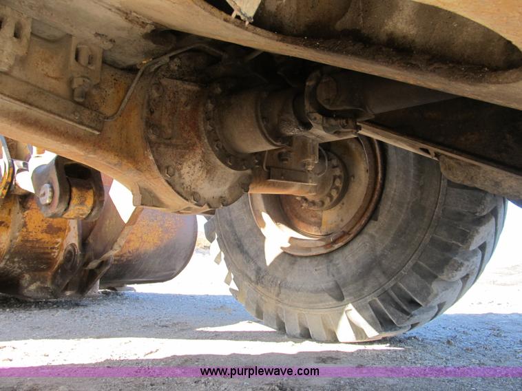 image for item B2116 1985 Caterpillar 966D wheel loader