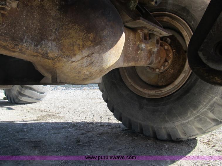 image for item B2116 1985 Caterpillar 966D wheel loader