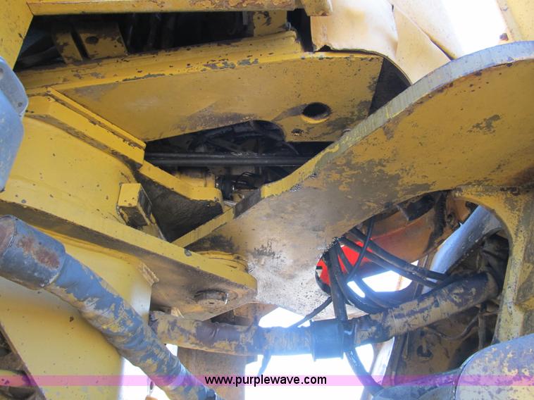 image for item B2116 1985 Caterpillar 966D wheel loader