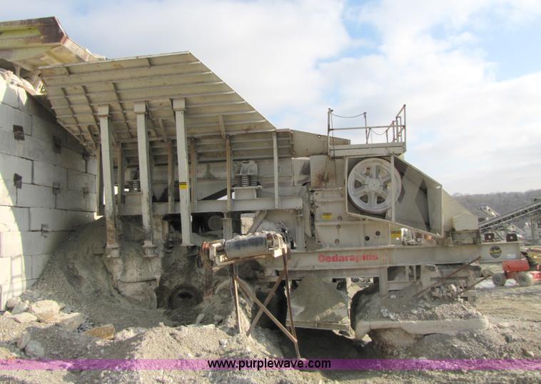 image for item B2137 1995 Cedarapids 3054 portable jaw crusher