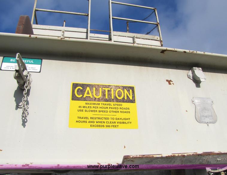 image for item B2137 1995 Cedarapids 3054 portable jaw crusher