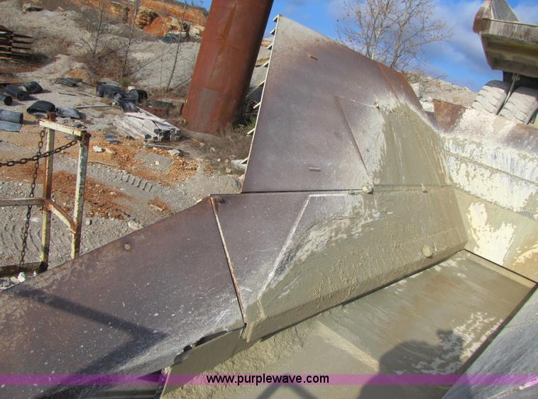 image for item B2137 1995 Cedarapids 3054 portable jaw crusher