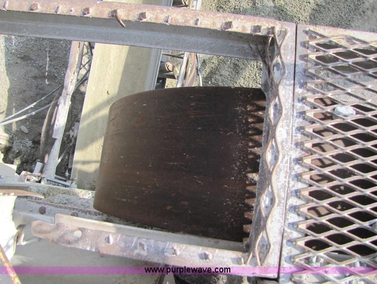 image for item B2137 1995 Cedarapids 3054 portable jaw crusher
