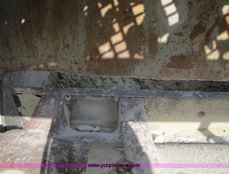 image for item B2137 1995 Cedarapids 3054 portable jaw crusher