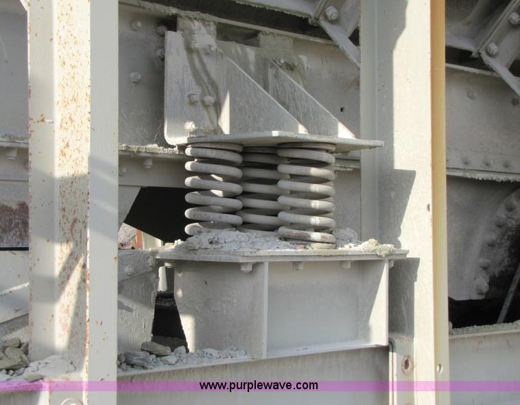 image for item B2137 1995 Cedarapids 3054 portable jaw crusher