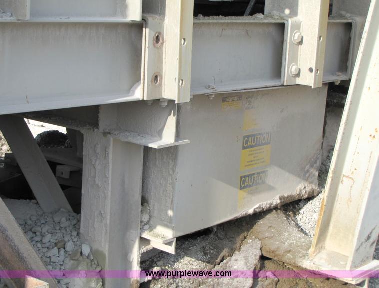 image for item B2137 1995 Cedarapids 3054 portable jaw crusher