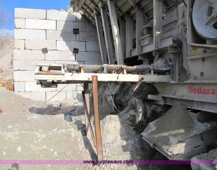 image for item B2137 1995 Cedarapids 3054 portable jaw crusher