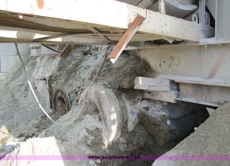 image for item B2137 1995 Cedarapids 3054 portable jaw crusher