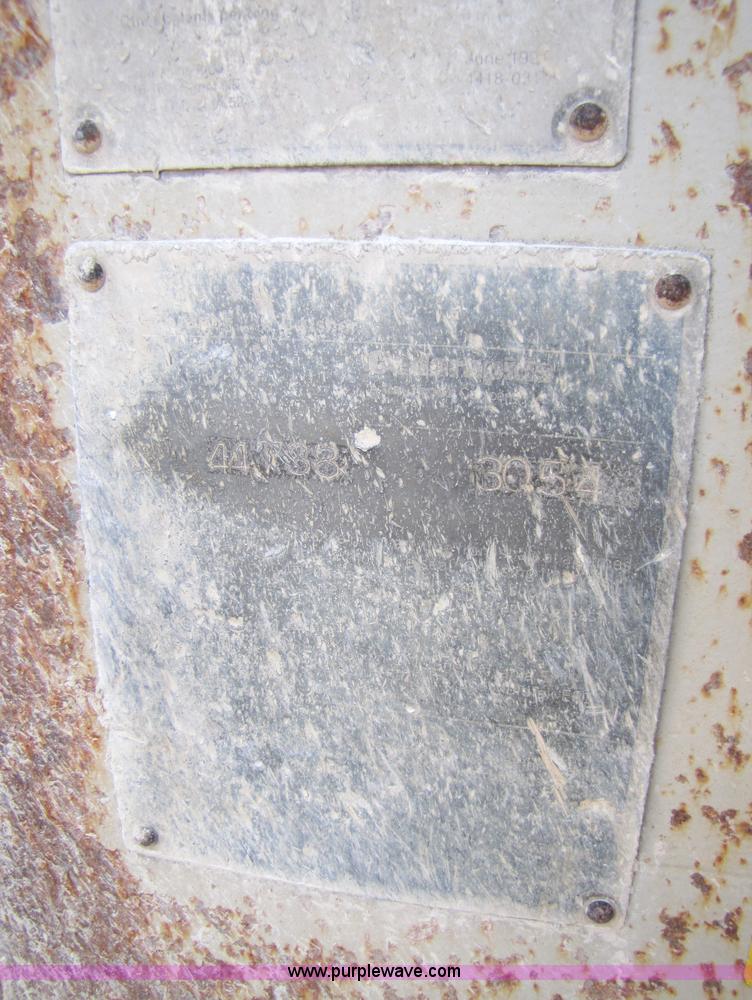 image for item B2137 1995 Cedarapids 3054 portable jaw crusher