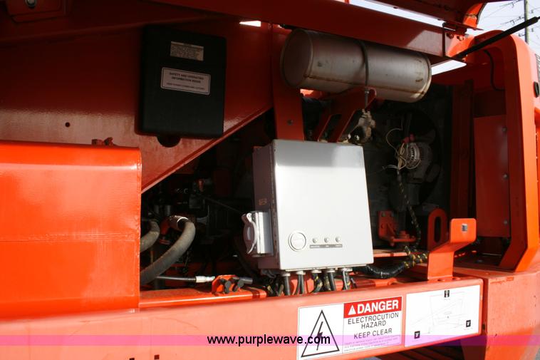 image for item 6063 2000 Snorkel TB-A60RDZ boom lift