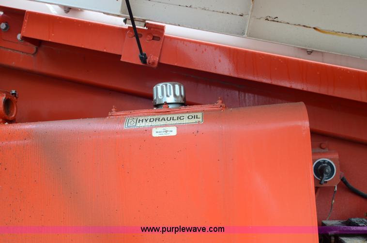 image for item 6064 1999 Snorkel TB-60 boom lift