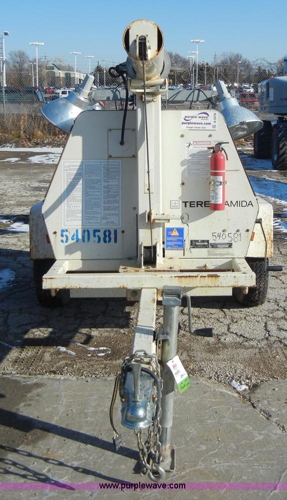 image for item A3370 2005 Terex Amida AL4000 towable light tower