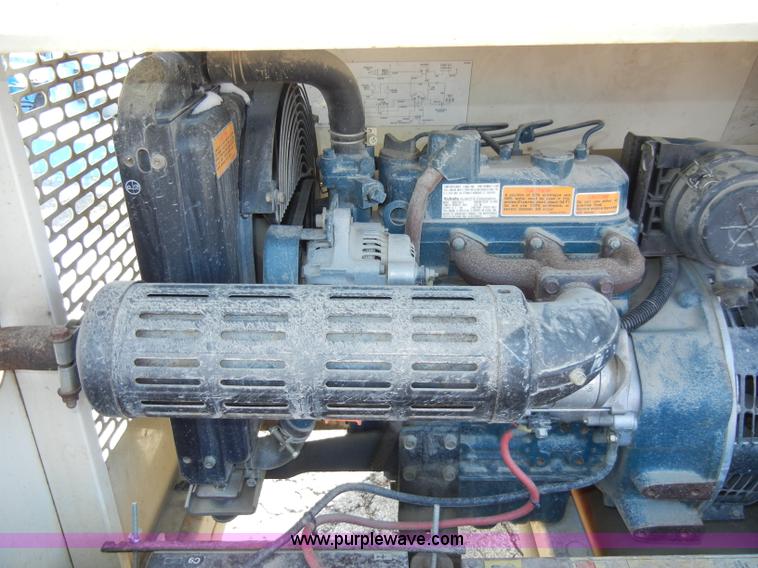 image for item A3370 2005 Terex Amida AL4000 towable light tower