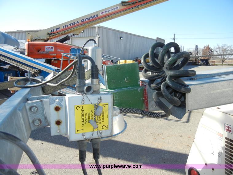 image for item A3374 2006 Terex Amida AL4000 towable light tower