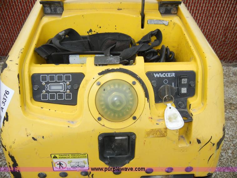 image for item A3376 2007 Wacker RT82-SC pad foot roller/packer