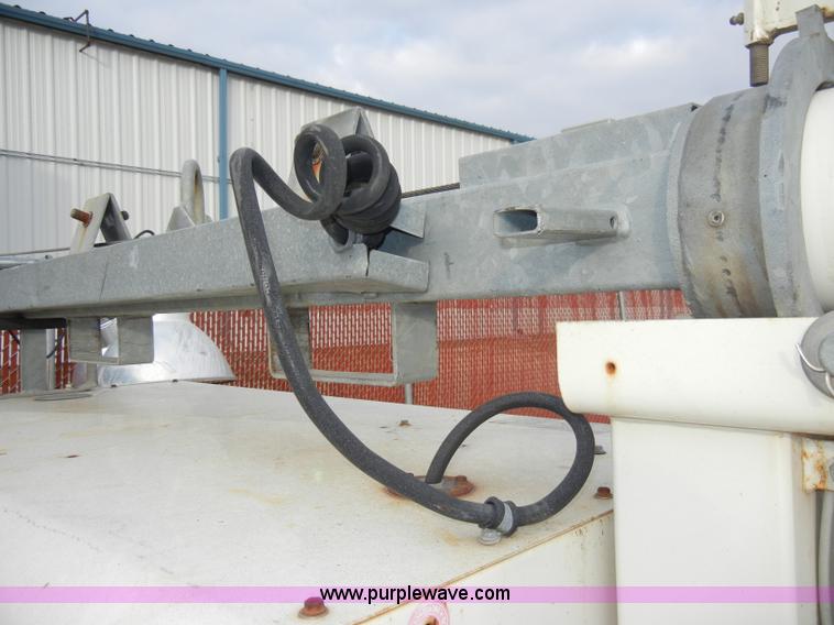 image for item A3377 2005 Terex Amida AL4000 towable light tower