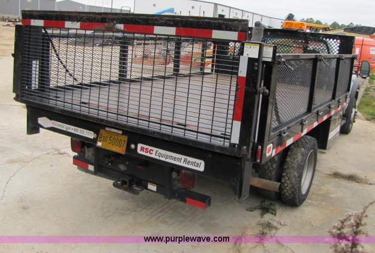 image for item B2149 2007 Ford F450 Super Duty flatbed delivery truck