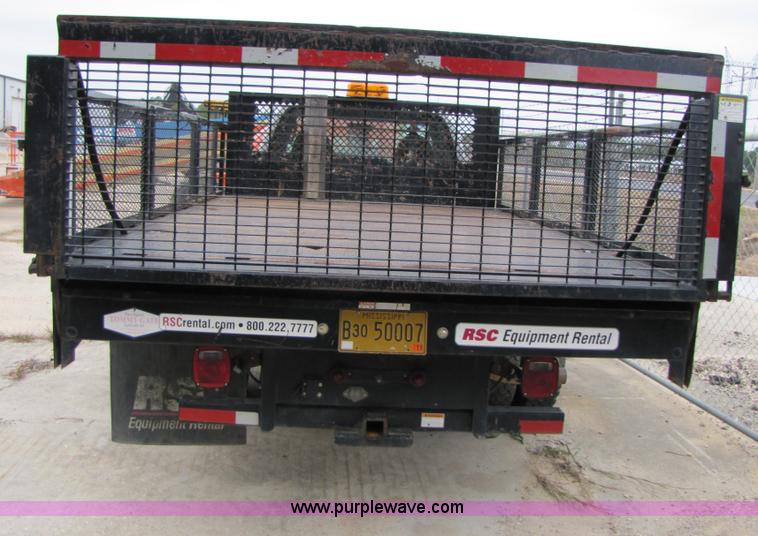 image for item B2149 2007 Ford F450 Super Duty flatbed delivery truck
