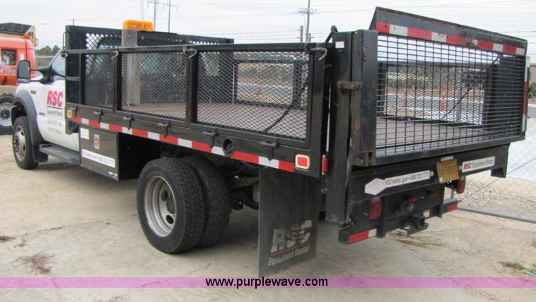 image for item B2149 2007 Ford F450 Super Duty flatbed delivery truck