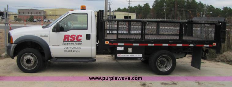 image for item B2149 2007 Ford F450 Super Duty flatbed delivery truck