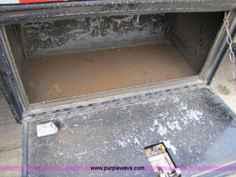 image for item B2149 2007 Ford F450 Super Duty flatbed delivery truck