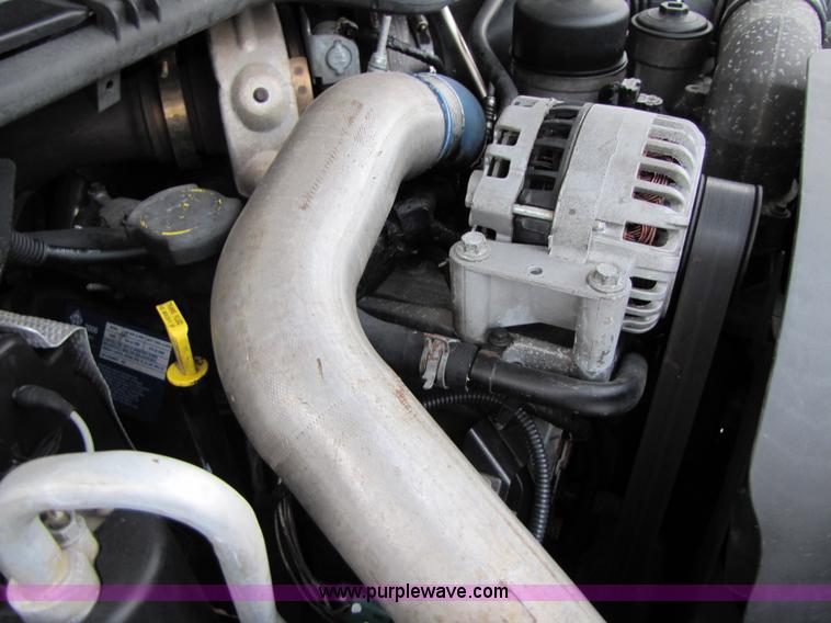 image for item B2149 2007 Ford F450 Super Duty flatbed delivery truck