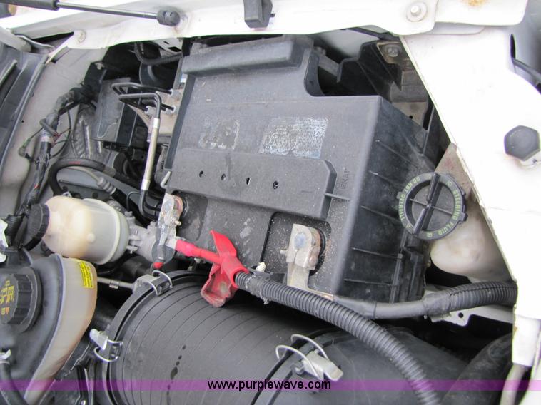 image for item B2149 2007 Ford F450 Super Duty flatbed delivery truck