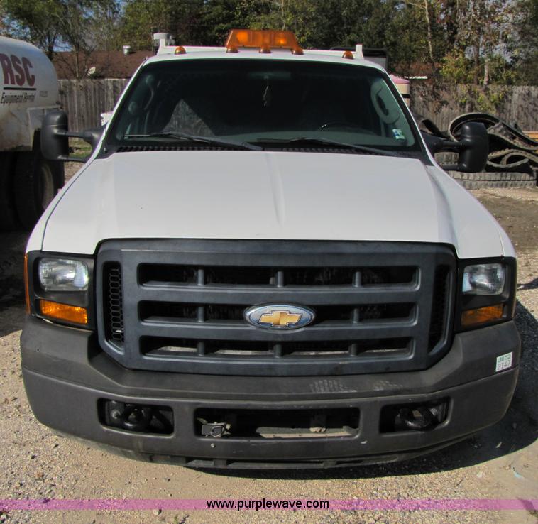 image for item B2150 2006 Ford F350 Super Duty service truck